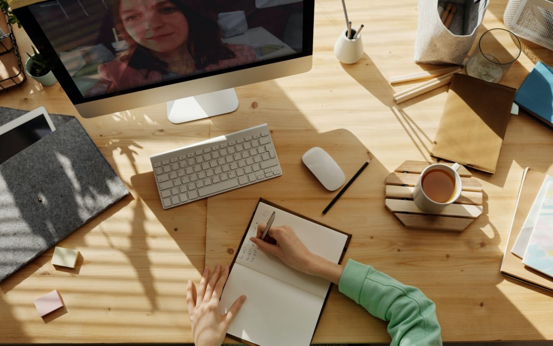 Performance Check-ins vs. Performance Reviews: A Guide