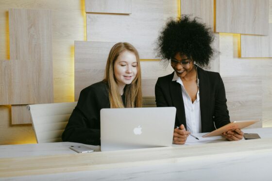 HR colleagues aligning compensation with performance