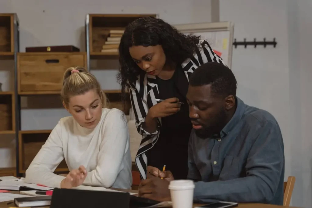 HR team discussing their 360 feedback process